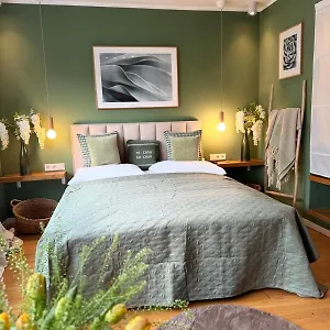 nettes-appartment-in-dusseldorf-derendorf-stylisch-gemutlich.topcolognehotels.com/